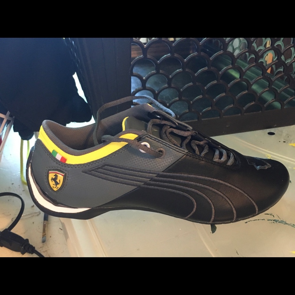 Men’s Puma sneakers